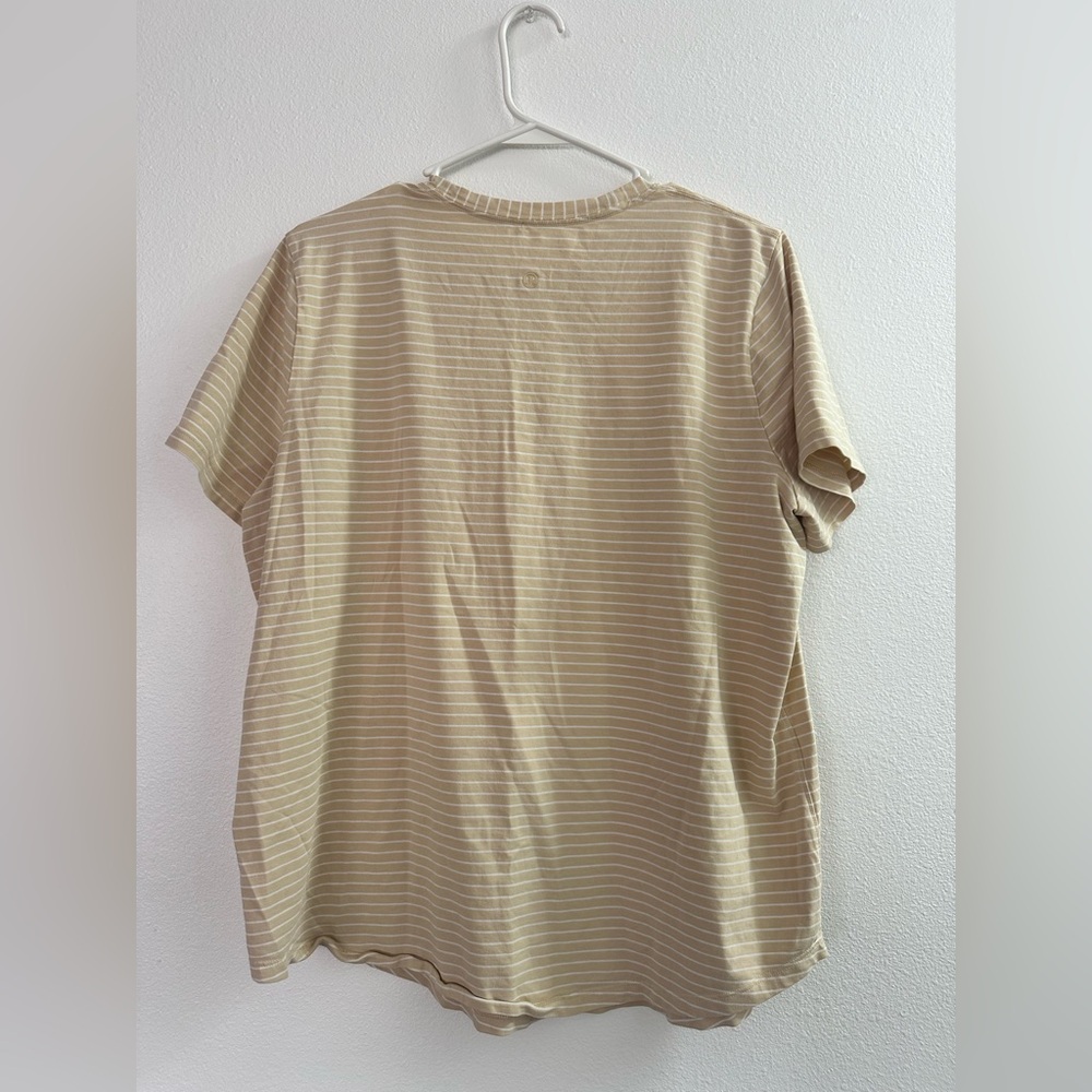 Lululemon top - Picture 2 of 4